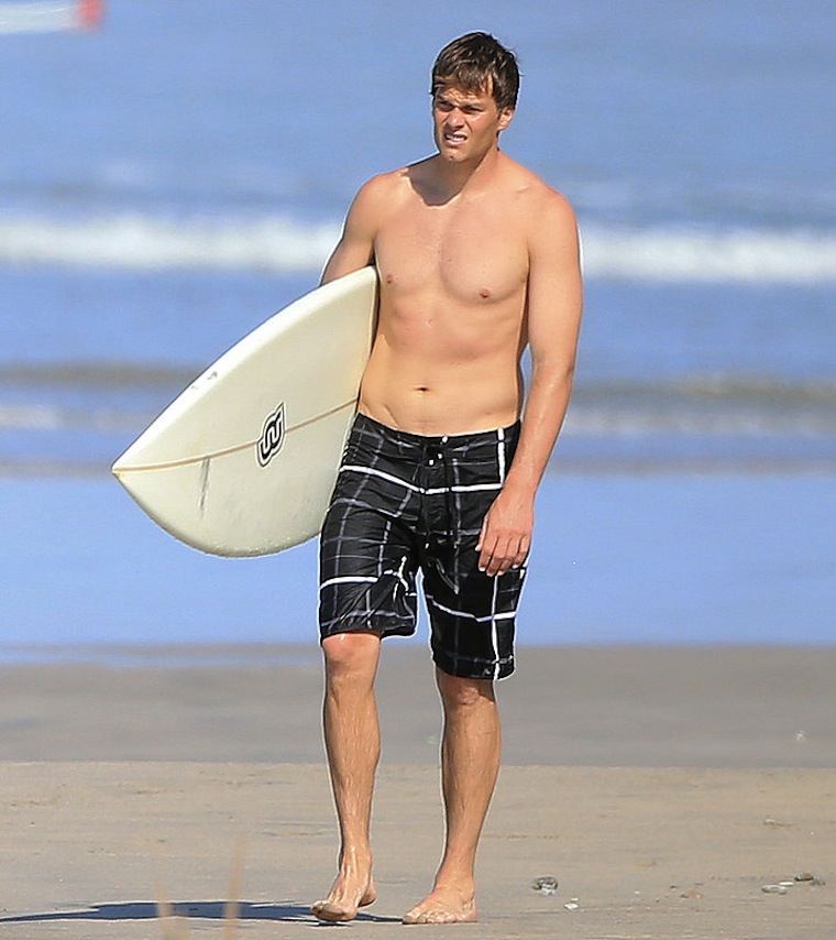 tom-brady-shirtless-2.jpg