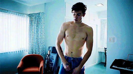 Some Shirtless Shawn Mendes for Sunday 